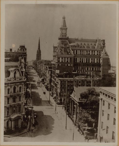 Manhattan: Broadway - Vesey Street, 1880