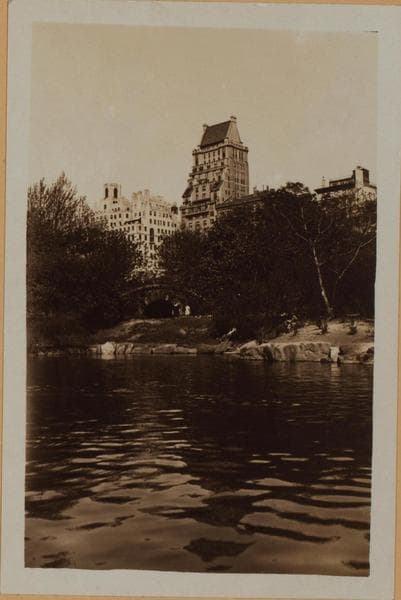 Manhattan: Central Park - The Pond., 1933