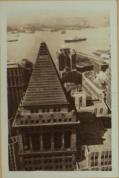 General view - [Manhattan - Wall Street - Bank of Manhattan building (Northwest).], 1933