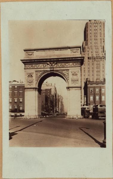 Manhattan: Washington Square Park (Memorial Arch)., 1925