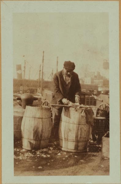 Fulton fish market - [North dock - East River.], 1923