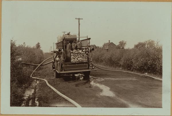 Fires - Staten Island [Richmond - Fighting brush fire at Winant Avenue.], 1937