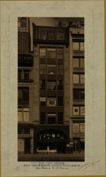 Manhattan: 5th Avenue - [Between 31st and 32nd Streets]